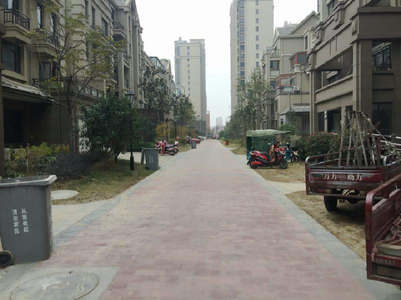 逸龍灣+精裝2房2廳+好樓層+家電家具齊全+領包入住